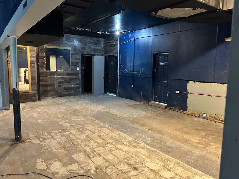 More Photos Of 14201 Main St, Houston Restaurant For Lease