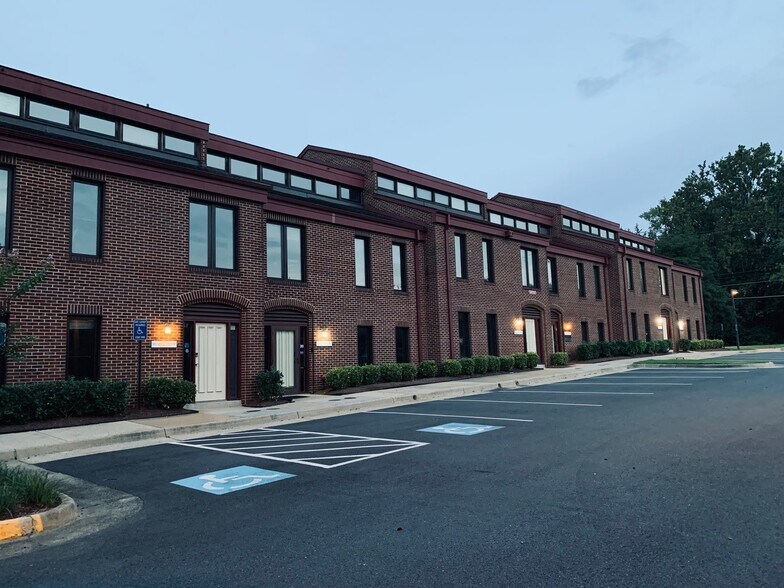 More Photos Of 2555-2575 Chain Bridge Rd, Vienna Medical For Sale