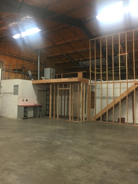 More Photos Of 42 Crestway, Hamden Warehouse For Sale