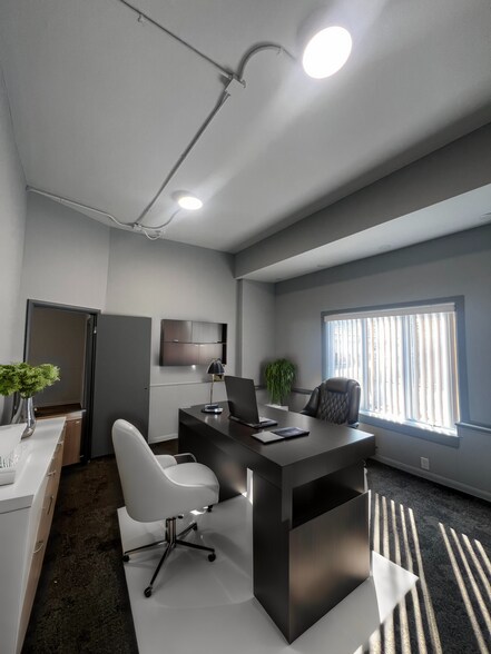 More Photos Of 18519 Underwood Ave, Cleveland Loft Creative Space For Lease