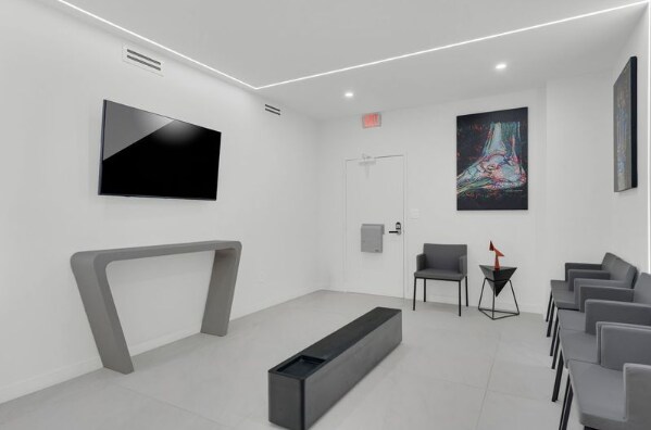 More Photos Of 909 NE 163rd St, North Miami Beach Medical For Sale