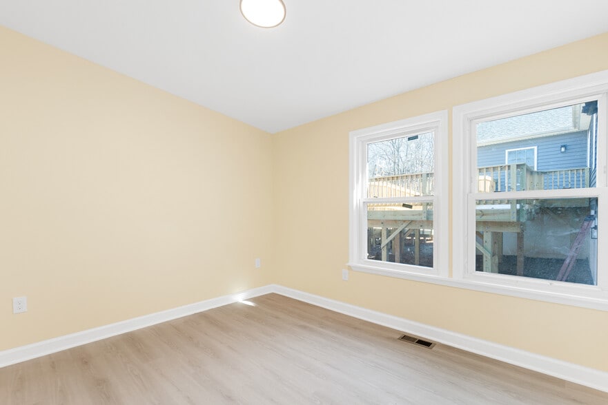 More Photos Of 1349 Yorktown Rd, Annapolis Assisted Living For Sale