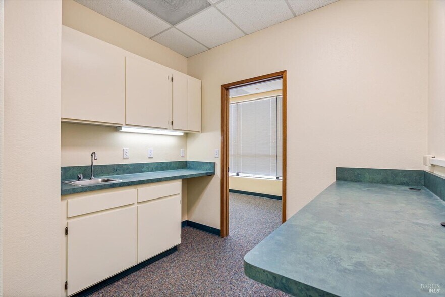 More Photos Of 1370 Medical Center Dr, Rohnert Park Medical For Lease