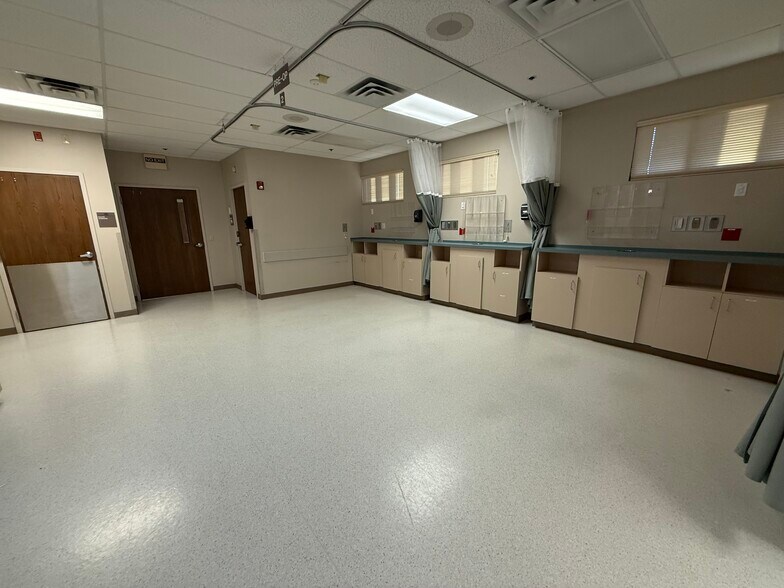 More Photos Of 3415 Golden Rd, Tyler Office For Lease