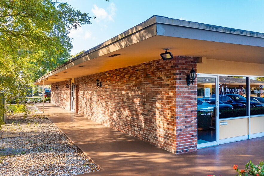 More Photos Of 7330-7350 NW 5th St, Plantation Medical For Lease