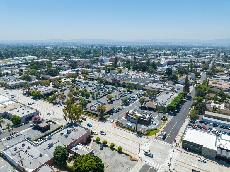 More Photos Of 170-186 W Foothill Blvd, Monrovia General Retail For Lease