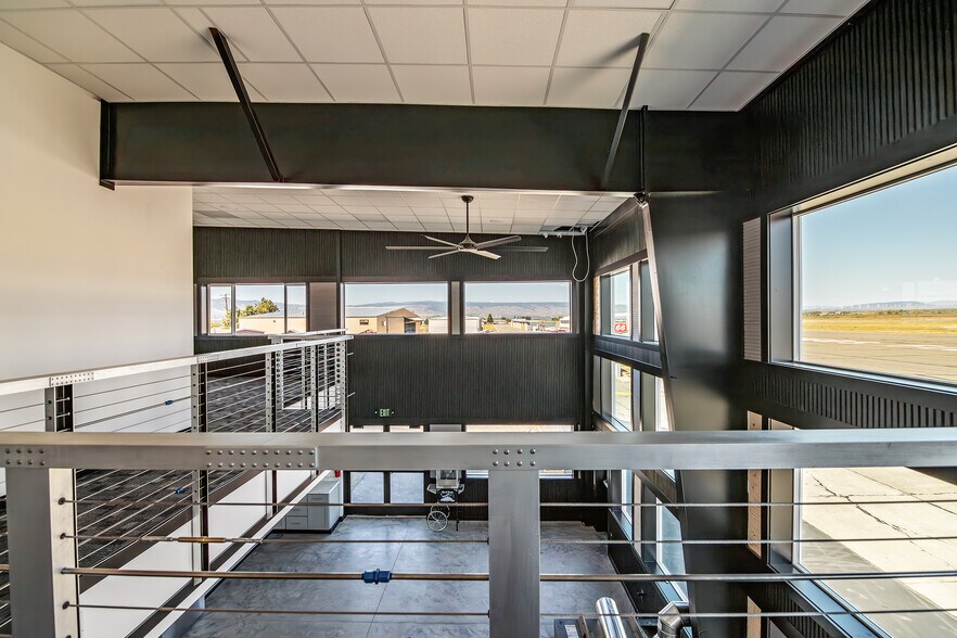 More Photos Of 1111 W Bowers Road, Ellensburg Airplane Hangar For Lease