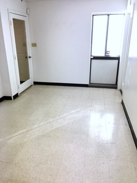 More Photos Of 5714 Industry Ln, Frederick Warehouse For Lease