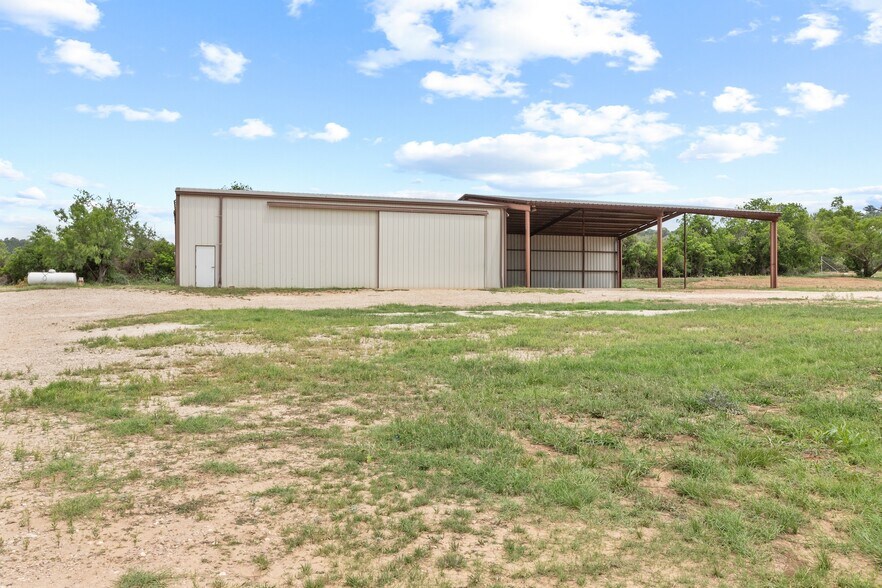 More Photos Of 2684 W US Highway 290, Fredericksburg Warehouse For Sale