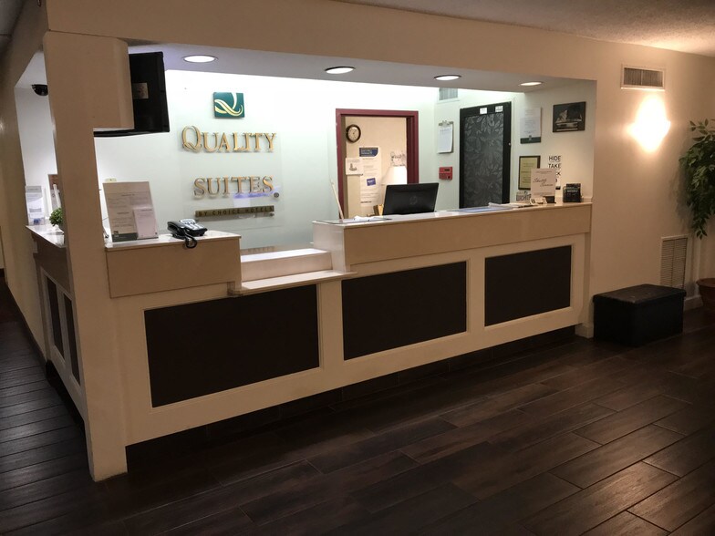 More Photos Of 658 S Westdale Dr, Wichita Hotel For Sale