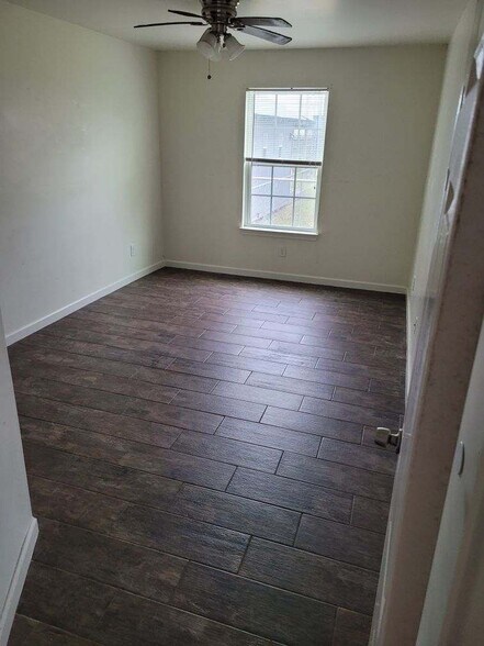 More Photos Of 4505 18th St, Bacliff Apartments For Sale