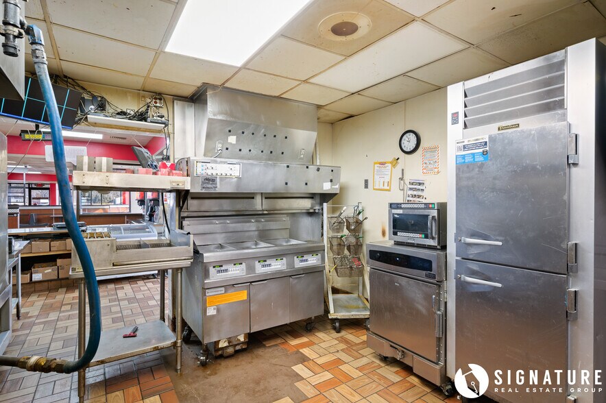 More Photos Of 207 S Miller Ave, Gillette Fast Food For Sale