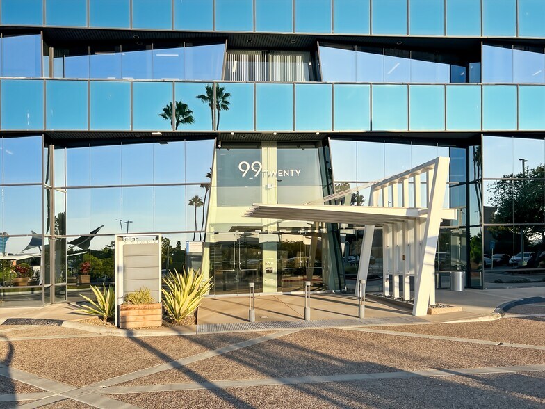 More Photos Of 9920 Pacific Heights Blvd, San Diego Coworking Space