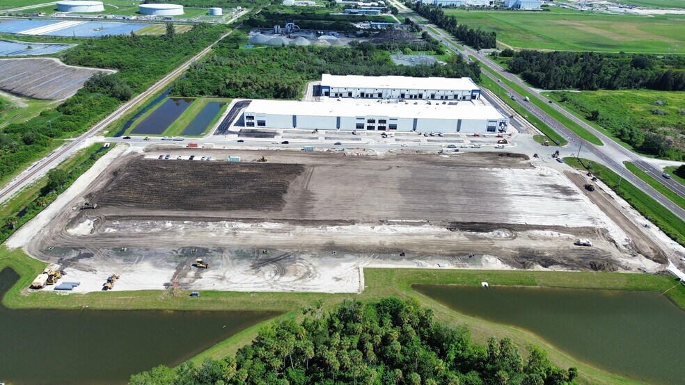 More Photos Of 11805 US Highway 41, Palmetto Unknown For Lease