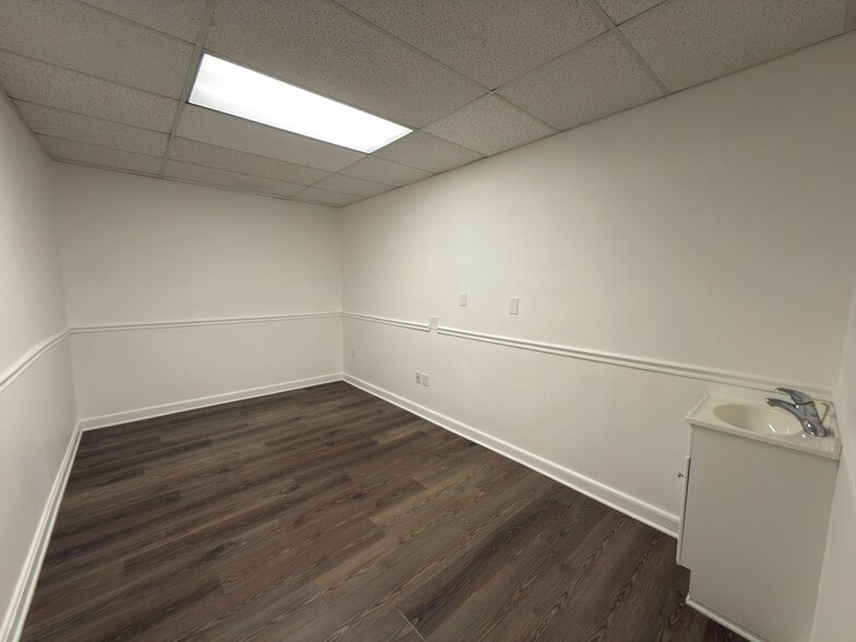 More Photos Of 1527 S Orange Ave, Orlando Medical For Lease