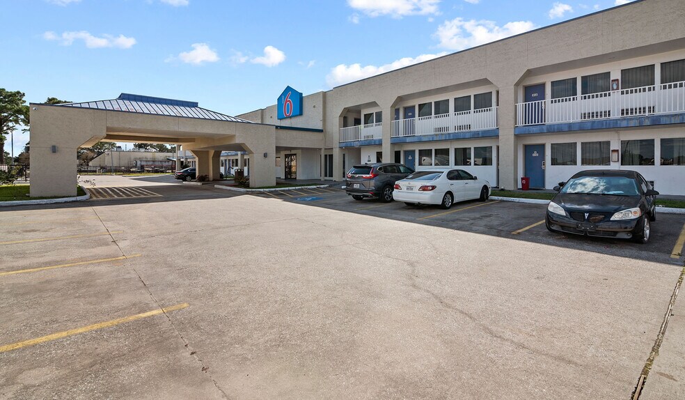 More Photos Of 15725 Bammel Village Dr, Houston Hotel For Sale