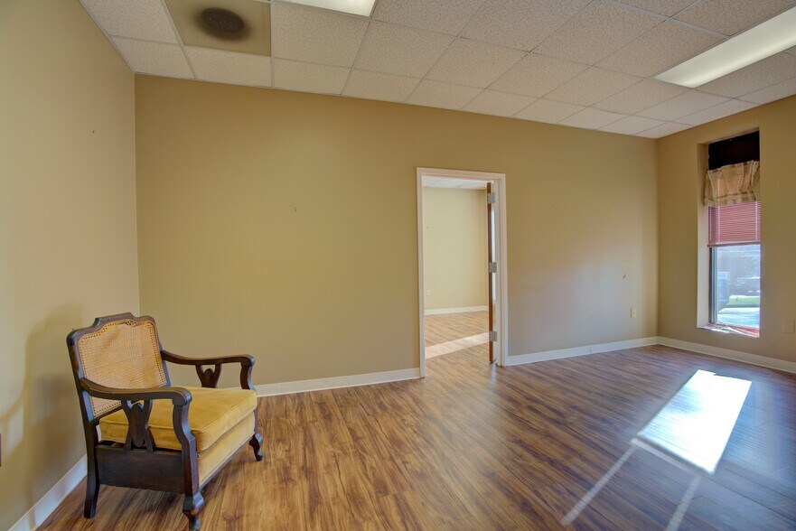 More Photos Of 315 W 10th St, Rome Medical For Sale