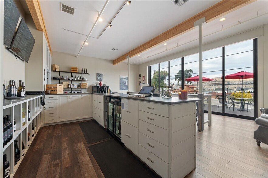 More Photos Of 2037 W Woodin Ave, Chelan Restaurant For Sale