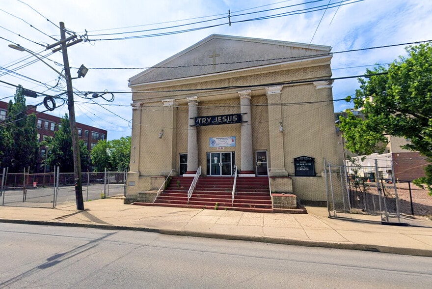 Primary Photo Of 17-21 E Kinney St, Newark Religious Facility For Lease