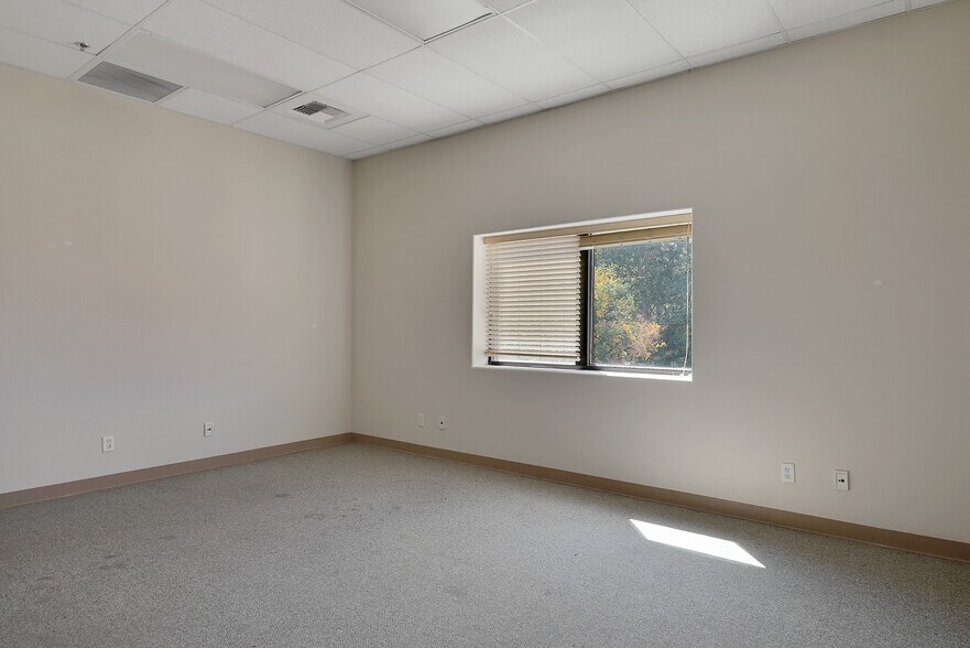 More Photos Of 103 D St, Marysville Office Residential For Sale