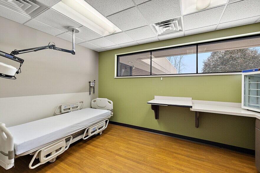 More Photos Of 1794 N Lapeer Rd, Lapeer Medical For Sale