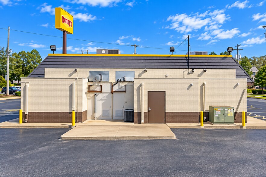 More Photos Of 3422 W Gentry Pkwy, Tyler Restaurant For Lease
