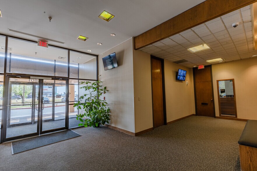 More Photos Of 5801 E 41st St, Tulsa Office For Lease