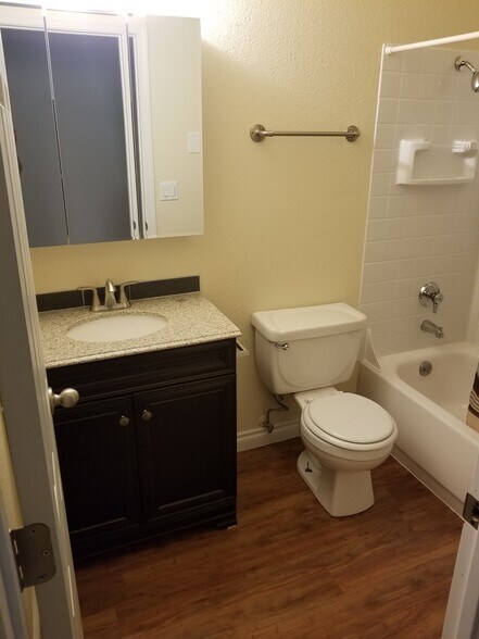 More Photos Of 911 SW Broadway Dr, Portland Apartments For Sale