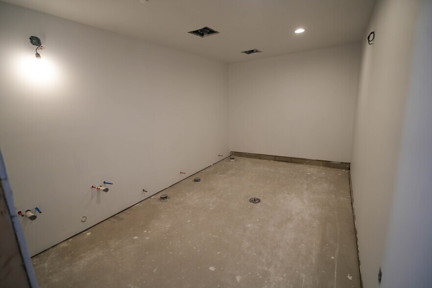 More Photos Of 609 Ann St, Homestead Storefront Retail Residential For Lease