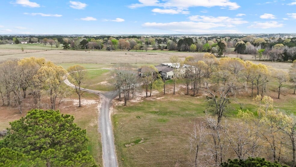 More Photos Of 14284 State Highway 322 N, Kilgore Lodge Meeting Hall For Sale
