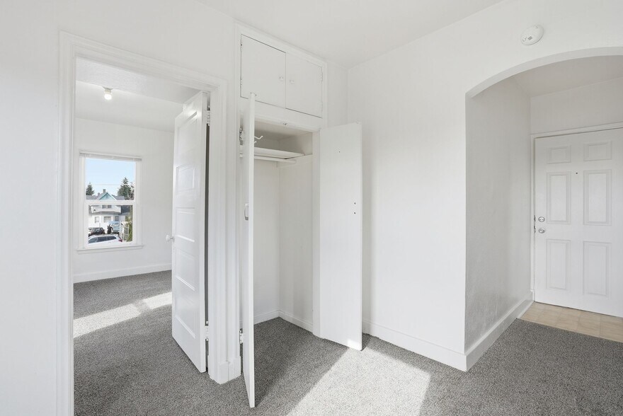 More Photos Of 1704-1712 N Ash St, Spokane Apartments For Sale