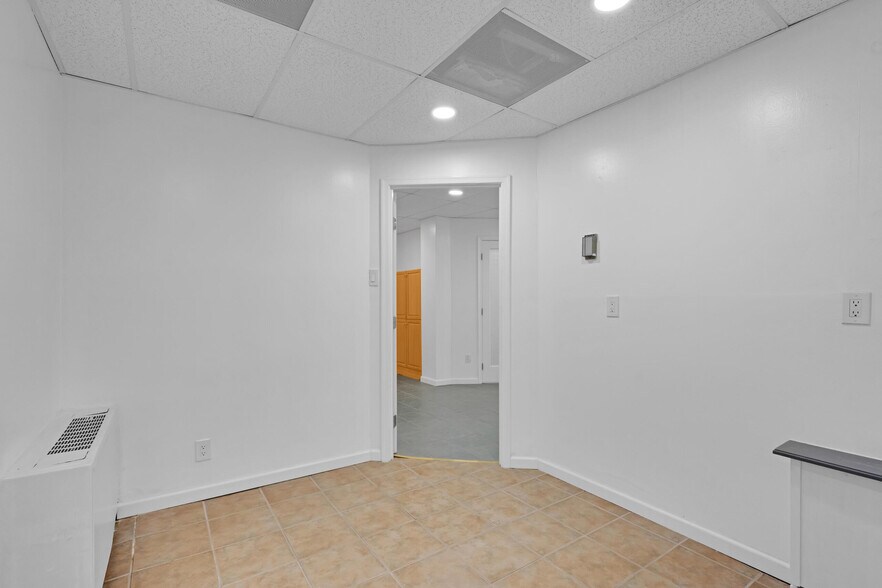 More Photos Of 5565 Columbia Pike, Arlington Multifamily For Sale