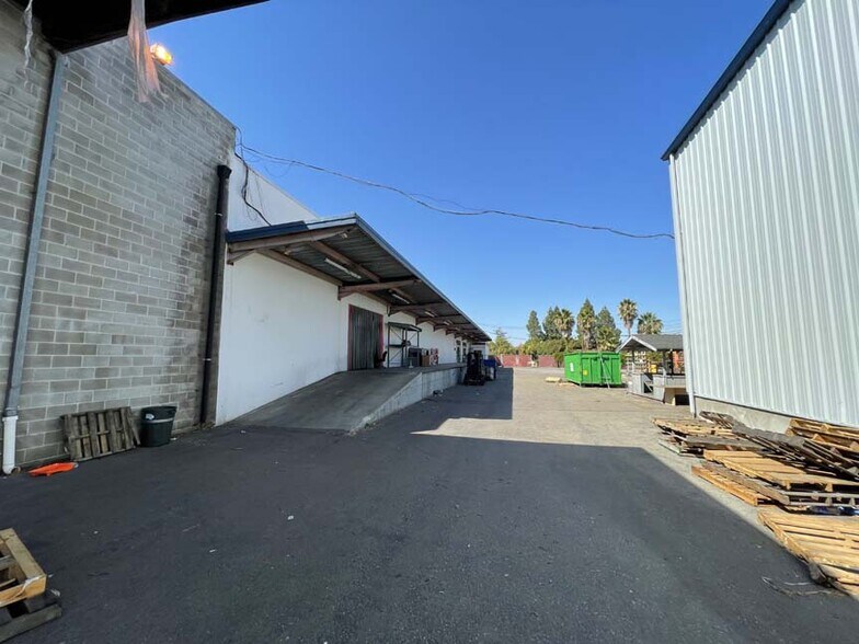 More Photos Of 3000 Winchester Blvd, Campbell Service For Lease