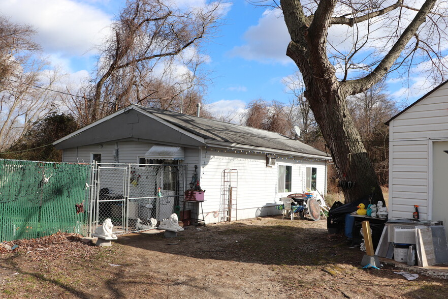 More Photos Of 919 Lakewood Farmingdale Rd, Howell Horse Stables For Lease