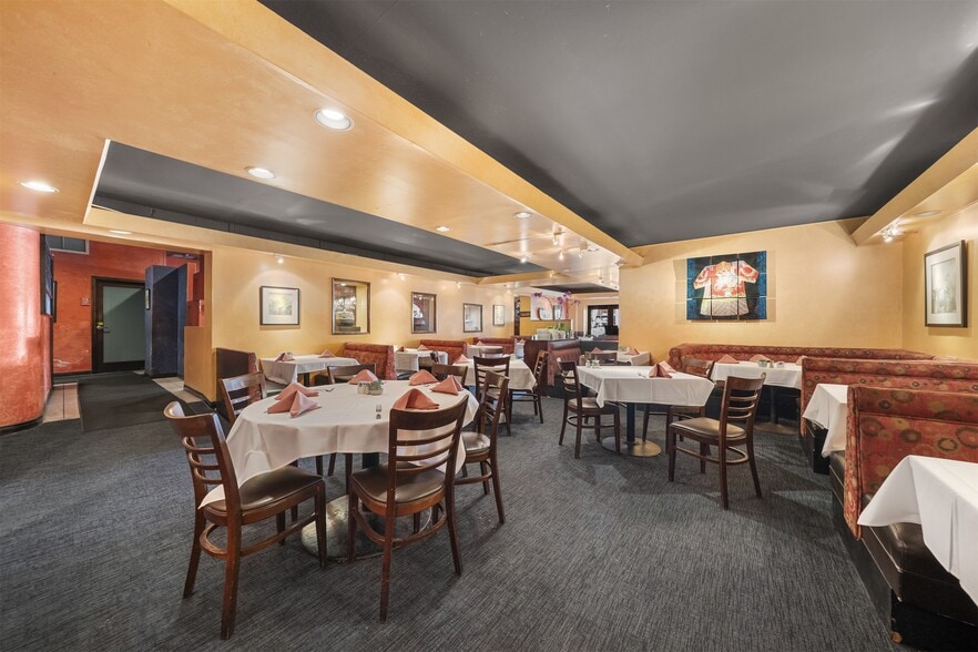 More Photos Of 14008-14012 Ventura Blvd, Sherman Oaks Restaurant For Lease