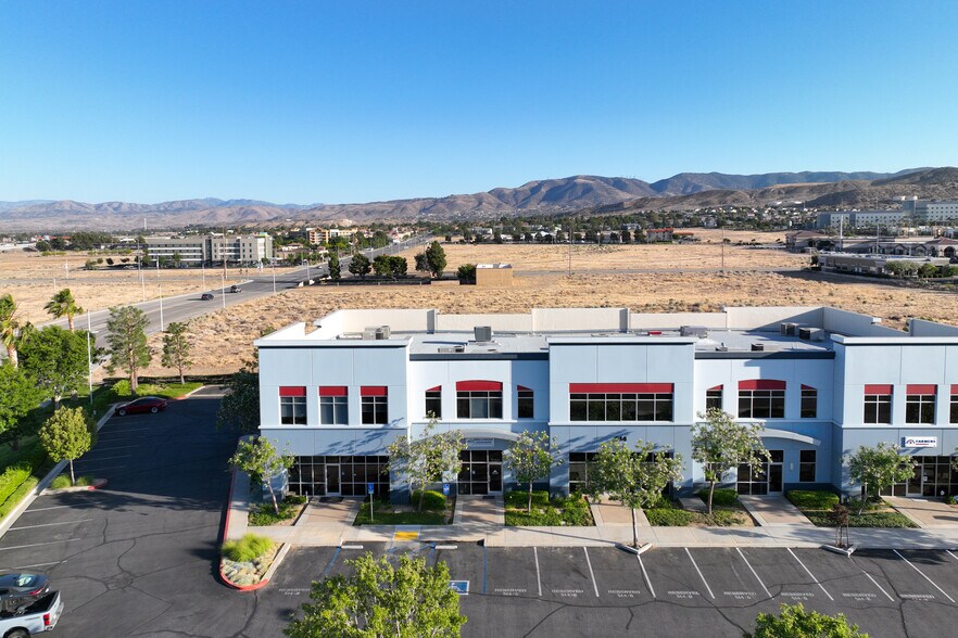 More Photos Of 514 Commerce Ave, Palmdale Medical For Sale