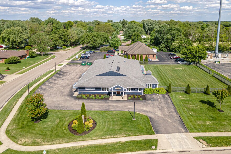 More Photos Of 1908 N Lakeman Dr, Bellbrook Storefront Retail Office For Sale