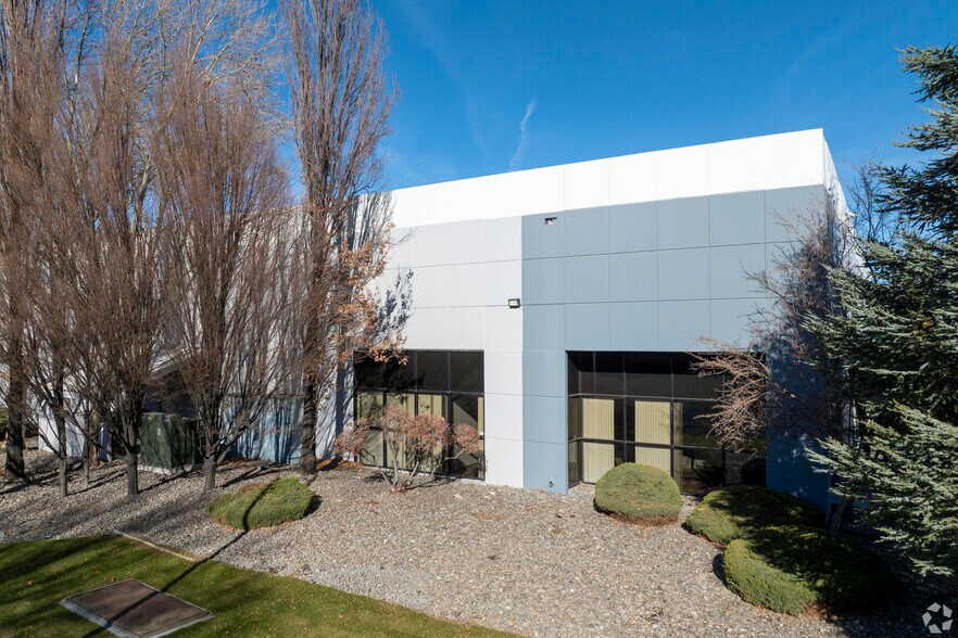 More Photos Of 4643 Aircenter Cir, Reno Manufacturing For Lease