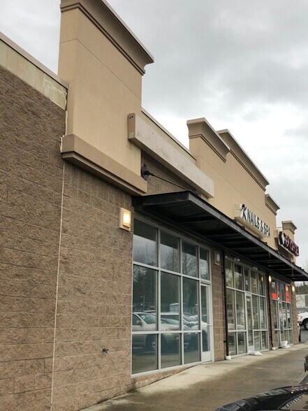 More Photos Of 101-107 E Stuart Rd, Bellingham Storefront Retail Office For Lease