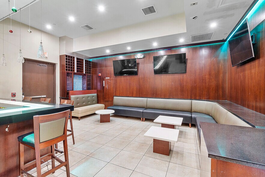 More Photos Of 401 W Atlantic Ave, Delray Beach Storefront Retail Office For Sale