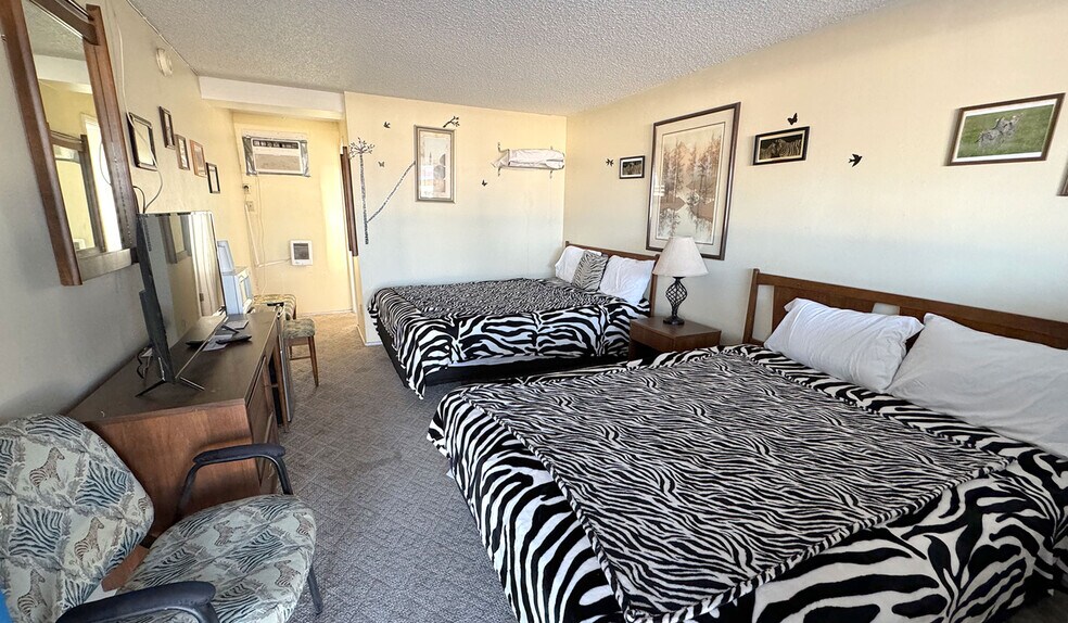 More Photos Of 21455 W I-40 Business, Seligman Hotel For Sale