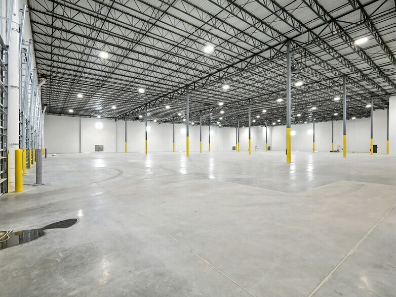 More Photos Of 500 Gerault Rd, Flower Mound Warehouse For Sale
