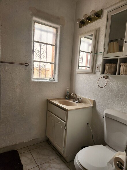 More Photos Of 5715 Central Ave NE, Albuquerque Hotel For Sale