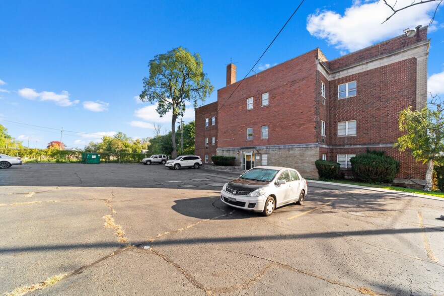 More Photos Of 1105 2nd Ave, Akron Apartments For Sale