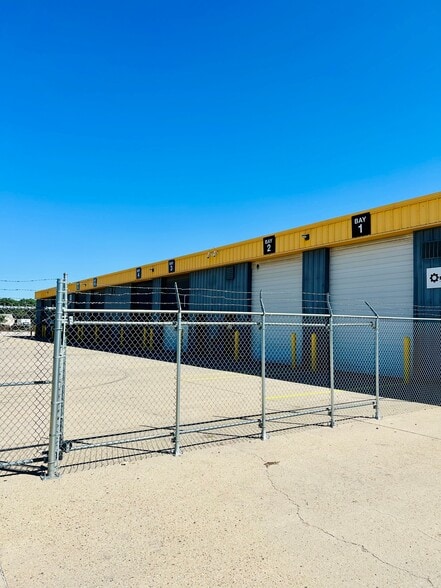 More Photos Of 5245 E 69th Ave, Commerce City Service For Sale