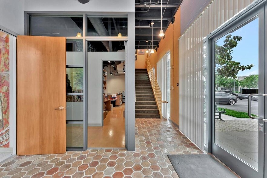 More Photos Of 1220 Roosevelt Ave, Irvine Loft Creative Space For Lease