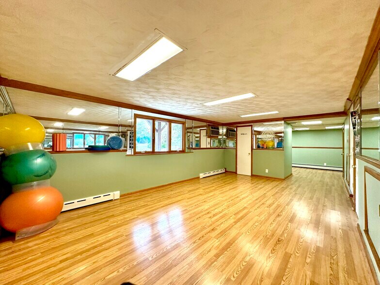 More Photos Of 591 Rt-34, Matawan Medical For Lease