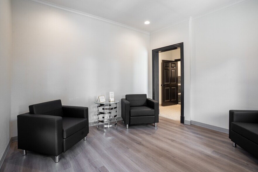 More Photos Of 6220 Campbell Rd, Dallas Medical For Lease