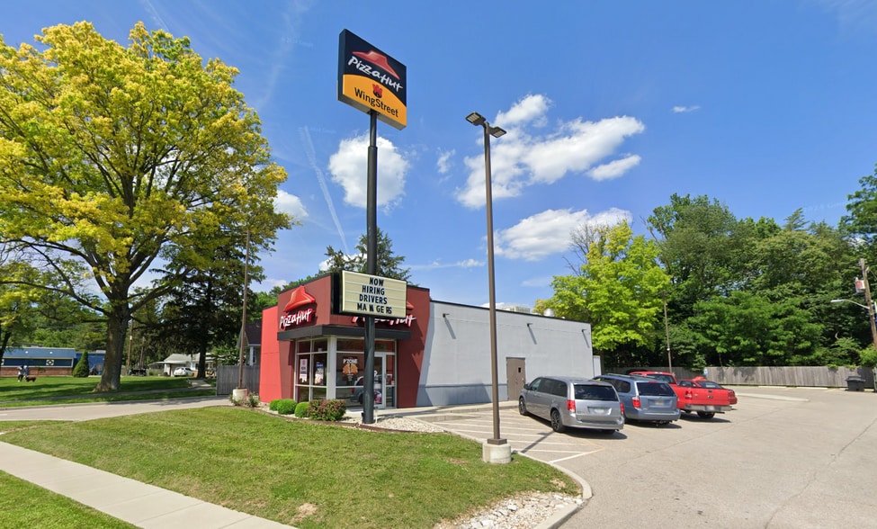 Primary Photo Of 5749 Michigan Rd, Indianapolis Restaurant For Sale