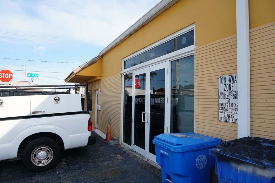 More Photos Of 1042-1048 NE 44th St, Oakland Park Industrial For Lease